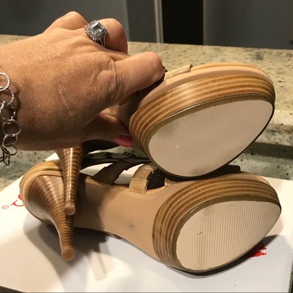 NWOT Leather Bootie - Picture 3 of 6